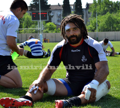 ვინ არის გოგონა, რომელიც რაგბის ყველა მატჩს იღებს Rating